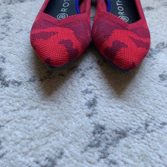Rothys The Point in Red Camo - Picture 2 of 8